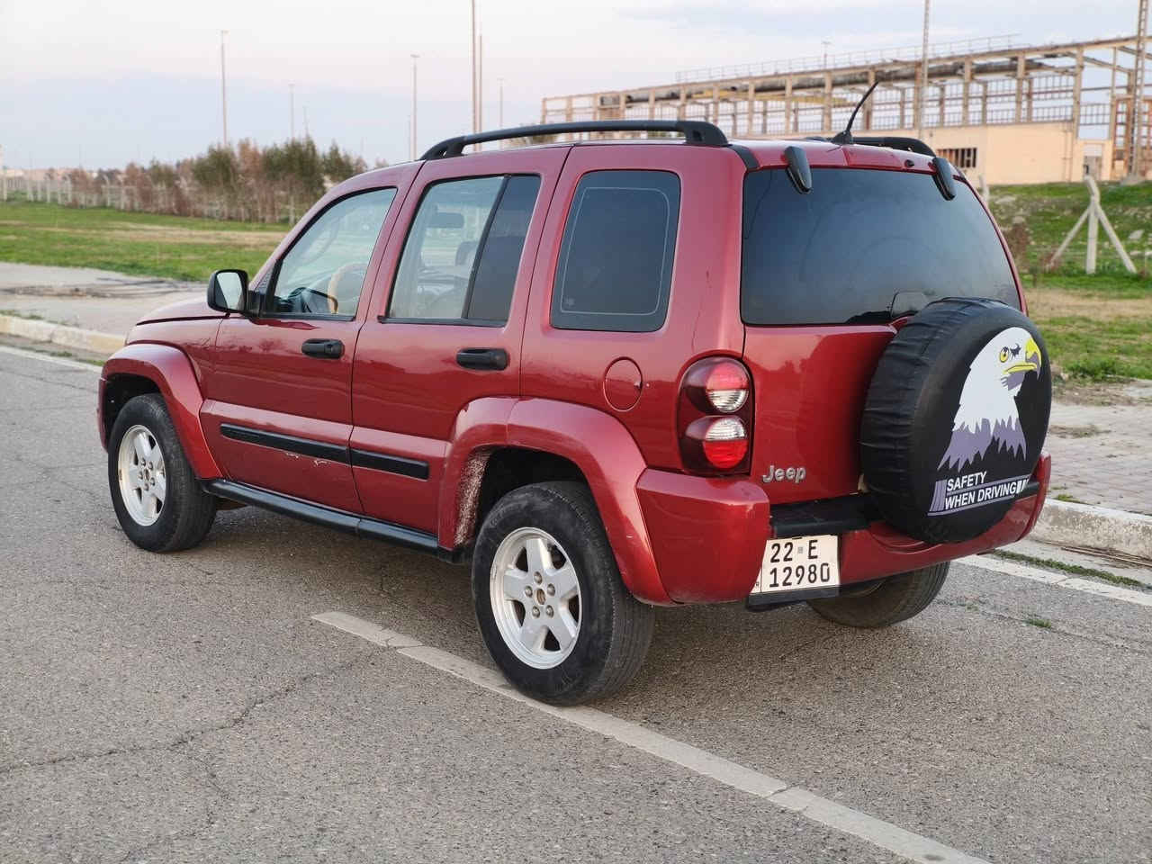 جيب ليبرتي 2007 رقم وسنوية جديد 2030 بطاقة بنزين بيها محرك 6 سلندر سيارة بيها حادث باب سايق والباقي مصبوغة عام جمالية كير محرك شرط سعرها 69 وبيها مجال للشراي ***********..عنوان كركوك الحرية.
