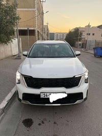 سورنتو ٢٠٢٥ • ٦ سلندر • كاميرا