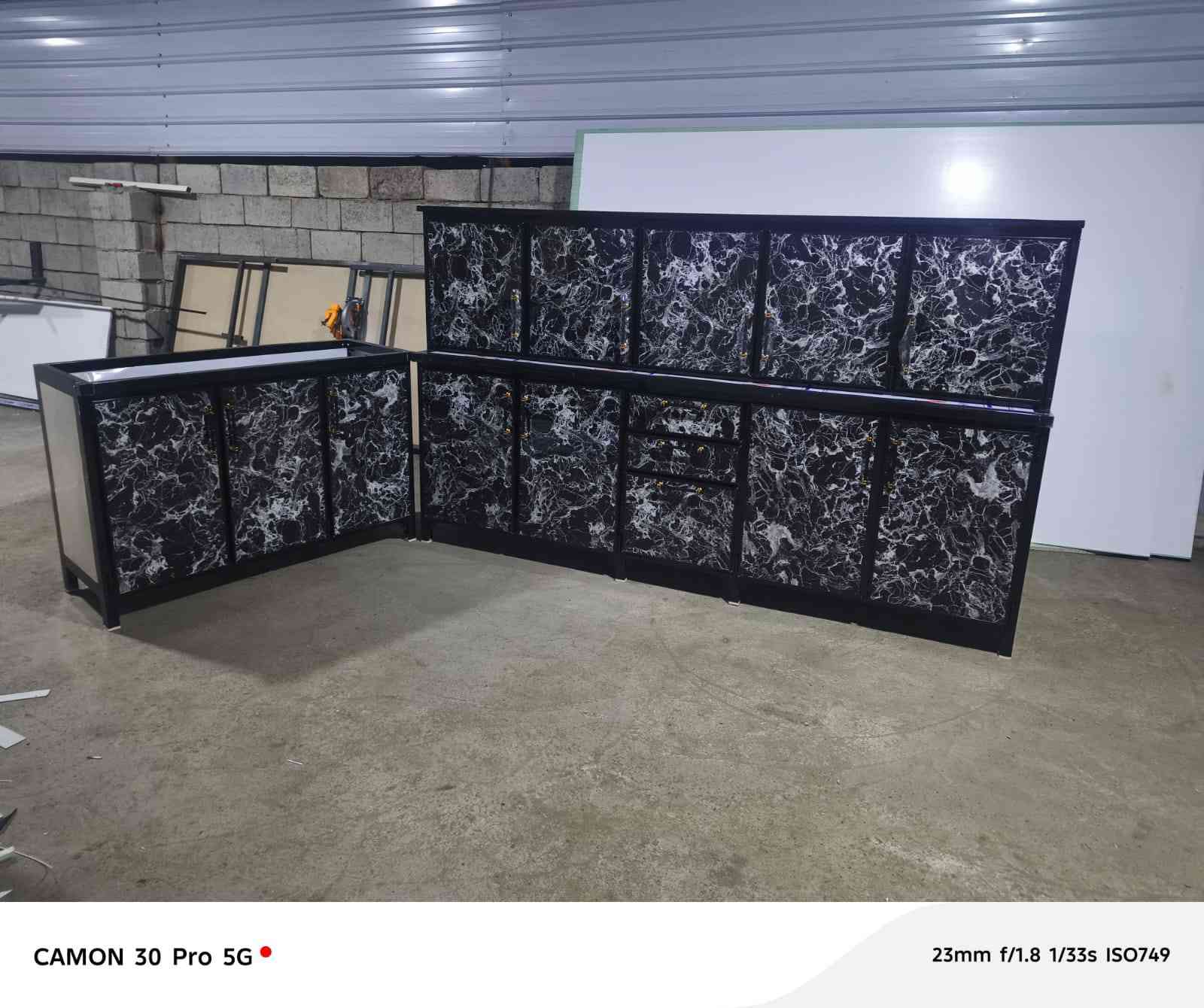 معرض الوتين يقدملك أحدث تصاميم الكاؤنترات الألمنيوم ✨"
"شغلنا مو بس شكل… شغلنا يدوم 💪"
"من التصميم إلى التركيب… كلشي بإيد أمينة"
"اختار الفخامة، اختار معرض الوتين" 
نشتغل حسب الطلب والديكور وسعارنا مناسبه موقعنا كركوك للاستفسار اتصال او مراسله واتس ***********
