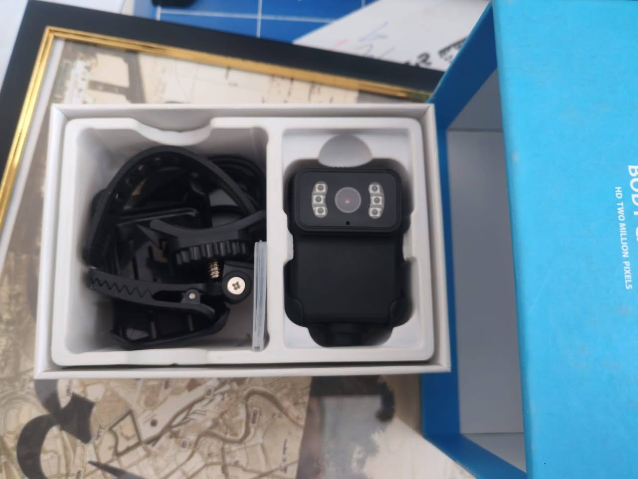 مميزاتهة 
ربط بلوتوث وايفاي تصوير4K
تسجيل صوت 
عزل المايكروفون جيد جدا 
منفذ رام 
مقاومة ماء 💦
مقاومة غبار 
مقاومة حرارة  
مقاومة للصدمات


**إذا كنت صاحب هذا الإعلان وتريد حذفه لأي سبب، رجاءا أرسل رسالة إلى الدعم الفني**