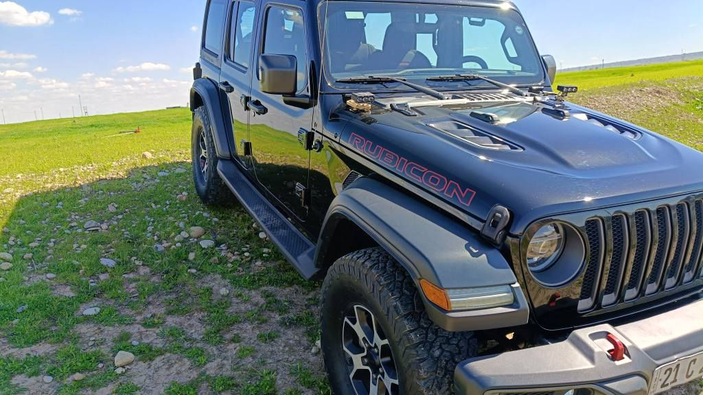 Jeep wrangler (Rubicon)2019
خەلیجی سفری ئێرەیە چوار تایەی چەبەڵی لەژێرە گێڕ و مەکینەو ئەکسل و تەحویل و تەبرید تەقەو ڕەقەی بەشەرت 250دینار مەسرەفی تیانیە سەنەوی هەزەی تازەیە ئێرباگی نەتەقیوە هەمووی بەشەرت تابڵێیت ماڵێکی خاوێنە تەنها 70هەزاری حەقیقی ڕۆیشتوە  
***********
*********** كركوك, العراق
