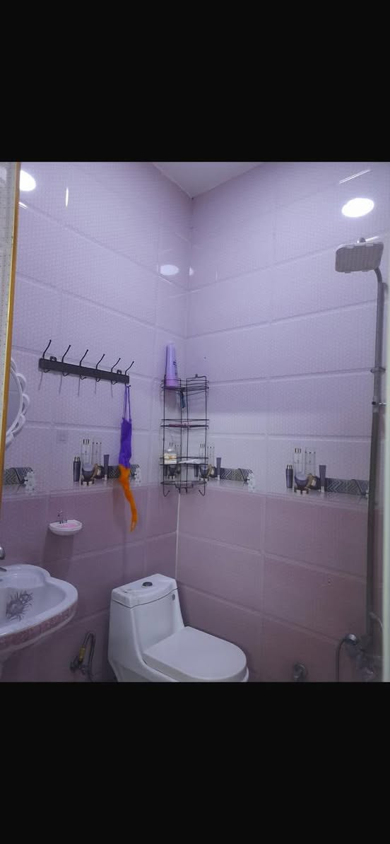 السلام عليكم
مشتمل للبيع 75 متر 
طابو صرف زراعي مثل ما مكتوب ب السند
الواجهه 6.75 متر
النزال 11 متر 
صحيات خارجيه 
الطابق الاول
مدخلين 
1.مطبخ
2.استقبال 
3.صاله معزوله 
4.منور وصحيات معزوله عن الصاله
الطابق الثاني
1.غرفه
2.مخزن
3.سطح
السطح مأسس كهرباء وشيش اذى تحب تكمل بناء
يعني البيت طابق ونص جديد ونضيف 
السعر 130 مليون 
الموقع الشعب مقابل محطة وقود سما بغداد ب الضبط 
يعني بينك وبين الشارع 3 دقايق او اقل 
***********
