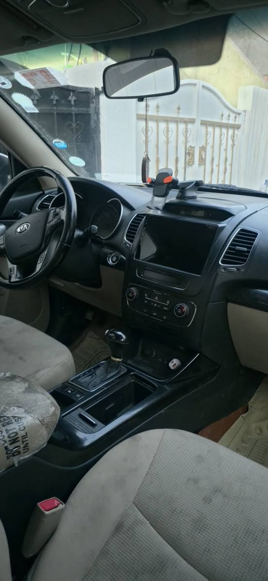 سورنتو2015 خليجي ابيض ثلجي مكينة 4 سلندر 2400 دوش شرط لا صرف ولا نفخ السيارة فول مواصفات عدا البنوراما كشنات كهرب تشغيل بصمة مع بصمة ابواب داخل صاج ترحيب دوسات مع إنارة ابواب تحكم استير كروز سرعة نظام يكو مود درايف شاشة مع كاميرا مع حساسات خلفية وامامي مرايات شفط مع إشارة بالمراية بردات خلفية لايت لد مع منظومة زنون بك لايت لد سبعة راكب تبريد مركزي بيانو ويل كب كروم السيارة جديدة ومكفولة كفالة عامة من الصبغ والتبديل طخم امامي خلفي جديد   السيارة رقم اربيل بسمي ***********واتس بي عنوان اربيل
