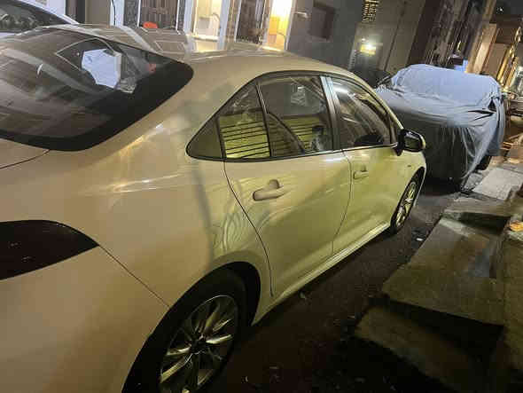 السلام عليكم كورلا هايبرد 2024 السياره فول واحد على واحد مكفوله عده هاي الطخه الي بل باب الصدر موضح كدامكم وشخط بالدعاميه هم موضح بالصوره السياره باسمي حتى الارضيات مفاتحهن بعدهن بجيسهن ومشتريلها تخم كاعيات عظم عاج بلادي مال كورلا مكاني بغداد الاعظمية رايدها 145 وبيها مجال للطيبين ***********
