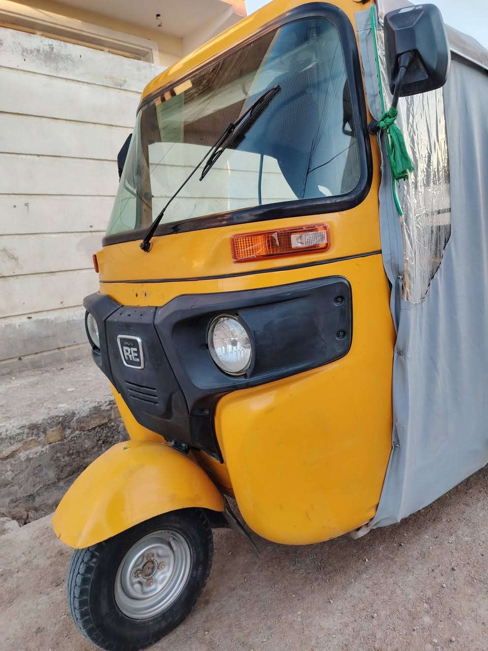 السلام عليكم تكتك للبيع 21 رقم واسط مداور ثاني يوم السعر 6750 وبيها مجال للشراي مكاني ذي قار قلعة سكر ***********
