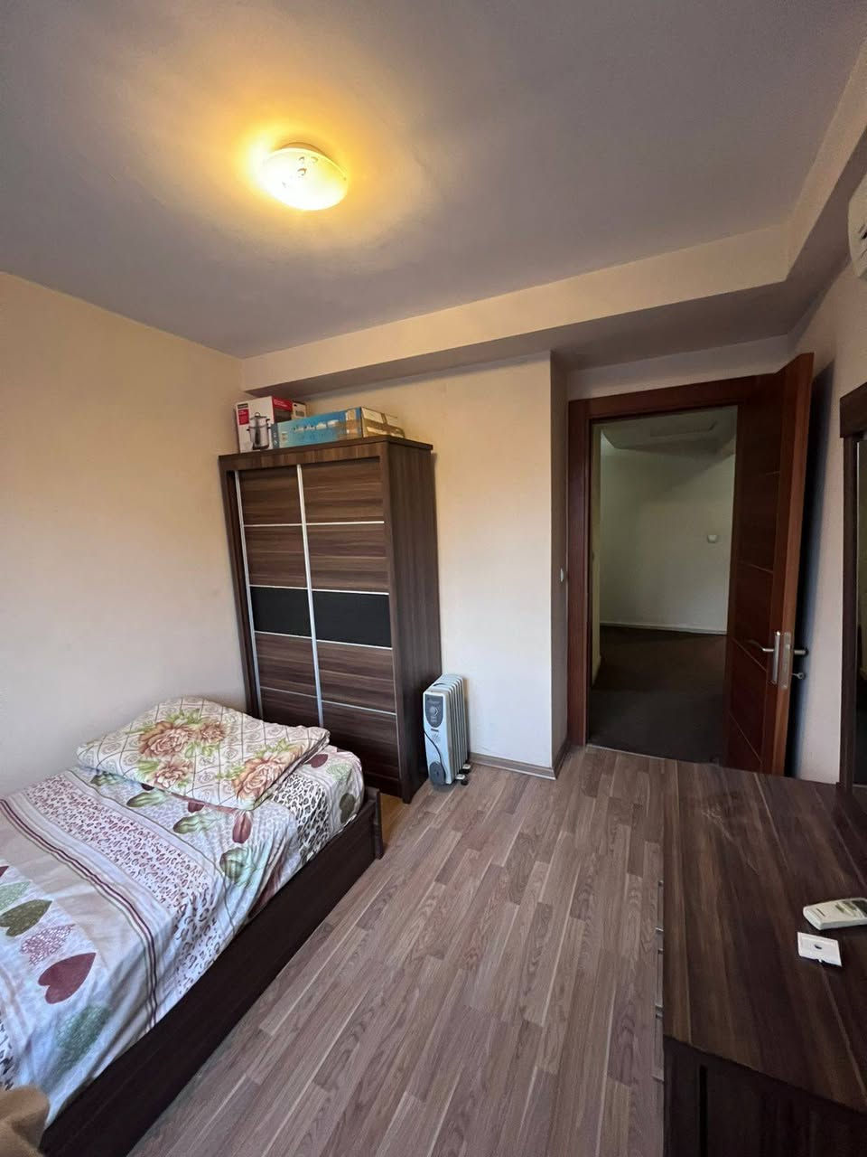 للايجار في اربيل
ثلاثه و صاله 
بامباير رويال  
 ١٧٥ متر  بنايه B4
 مطبخ معزول
 غرفه سويت
طابق  واحد 
اجار المؤثث 800$ 
  فارع  650$ 
  600$


**إذا كنت صاحب هذا الإعلان وتريد حذفه لأي سبب، رجاءا أرسل رسالة إلى الدعم الفني**