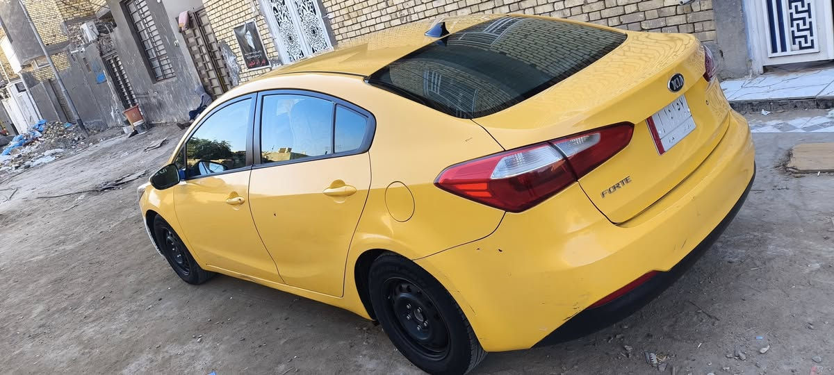 كيا فورتي موديل 15 قطعه وحده تبديل بس البنيد فقط *********** ناصريه مركز
