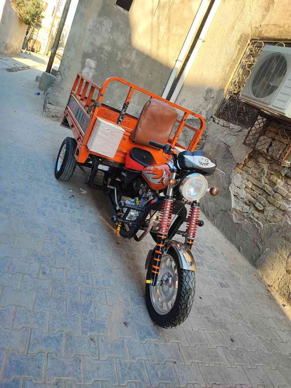 السلام عليكم ستوته سوبر ام تي ار ستوته تعمير جاهزه كهربائيات كله شغاله اكسن لطش تواير جدد مكينه ناعمه وحلوه ما مفتوحه ستوته رقم وسنويه رقم ابيض عربي موديل 16 السعر مليون 700 وبيه مجال رقم الهاتف *********** وات ساب موجود
