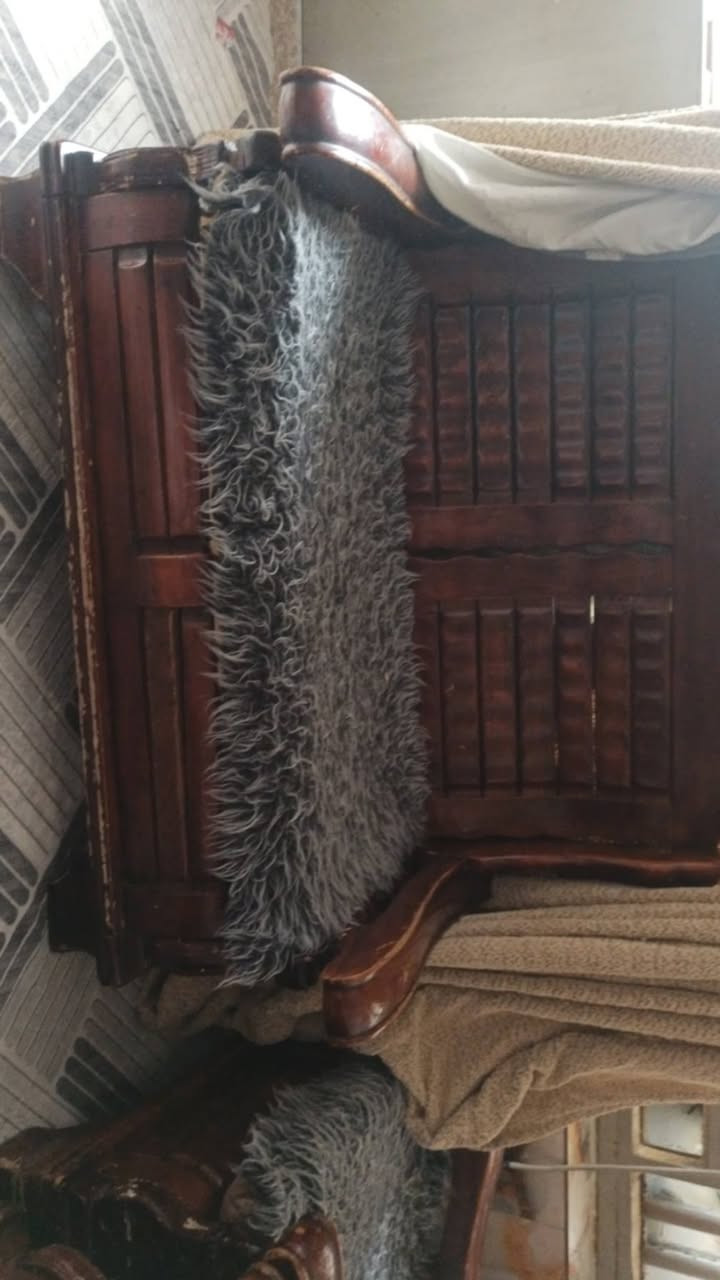 السلام عليكم عندي تخم زان 9مقاعد بي ضرر بسيط نريده ب250+هدية طبلات4+كوشات وتلبسية للتخم عدد2هداية


**إذا كنت صاحب هذا الإعلان وتريد حذفه لأي سبب، رجاءا أرسل رسالة إلى الدعم الفني**