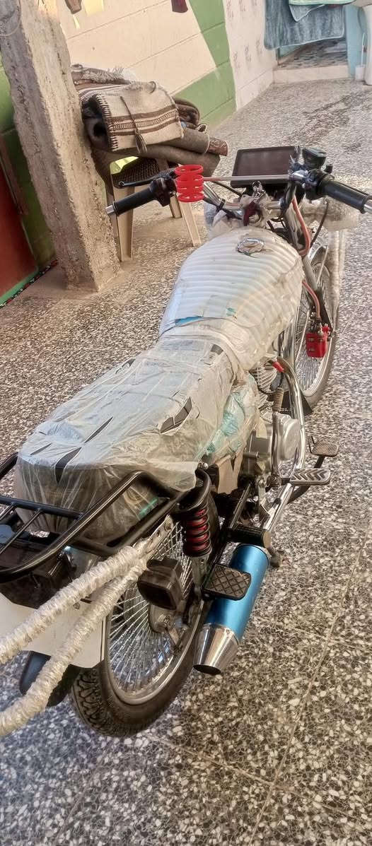 سلام عليكم تايكر 26 نضافه فول شلعه ومعدل خير من الله لون مميز  اورق كمله مكاني ديالى الخالص سعر 825 بيه مجال ***********
