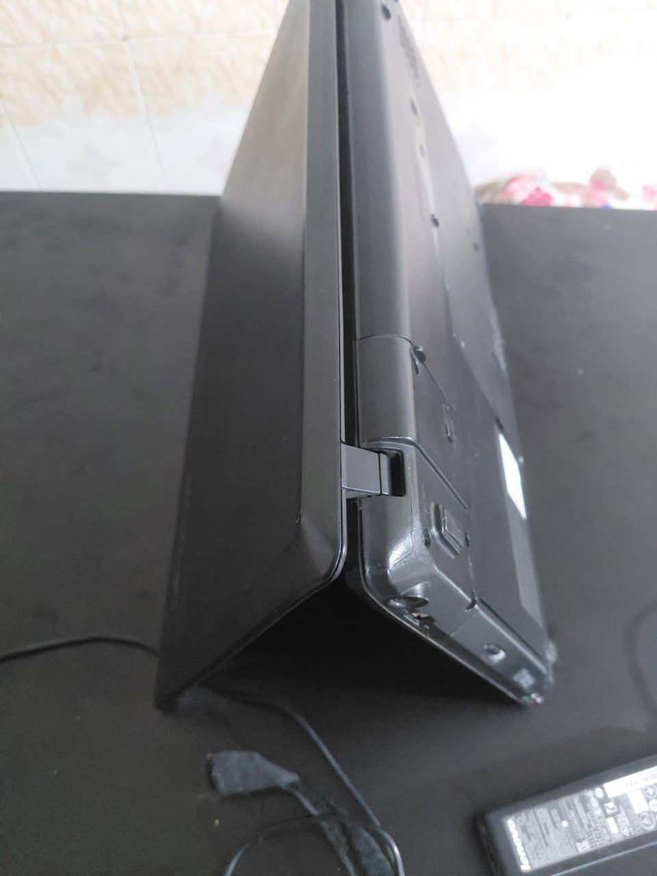 لابتوب لينوفو بدون بطارية 
المواصفات 
كور اي 3 جيل 2
رام 3
هارد 80 او 120
مواصفات بسيطة 
الملحقات فقط شاحن والسعر 90 الف 
*********** حلة, بابل
