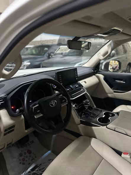 سلام عليكم لاندكروز موديل 2022 ماشية47الف ساز بيهه  بنيد بي طلقه خفيفه  كلش مكحله وباقي كفالة عامة السعر 65$ شراي اتصل ***********
