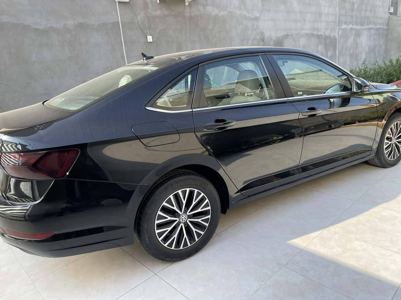 السلام عليكم 
((مكلف بلنشر ))
جيتا فولكس وأكن  موديل 2021 دخول تقرير بدون ضرر شرط الفحص وشرط تحويل من الشرعي 
رقم الماني بغداد لسياره بسمي نص فول 
 ***********5 رقم صاحبها
