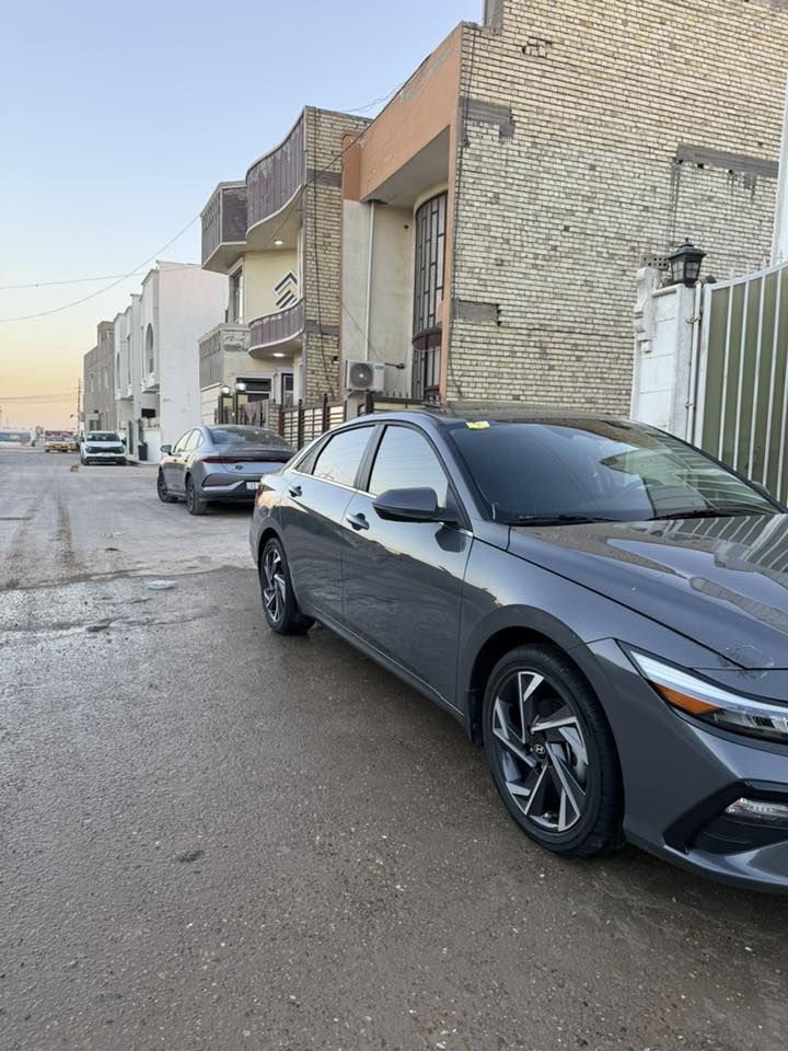 سلام عليكم وصول هوندا سفيك عدد 2 هايبرد موديل 2025وحدة تورنك و الثانية سبورت طبا على الكمرك الجديد رجا ما متواجد على الفيس استفسار على رقم ***********
