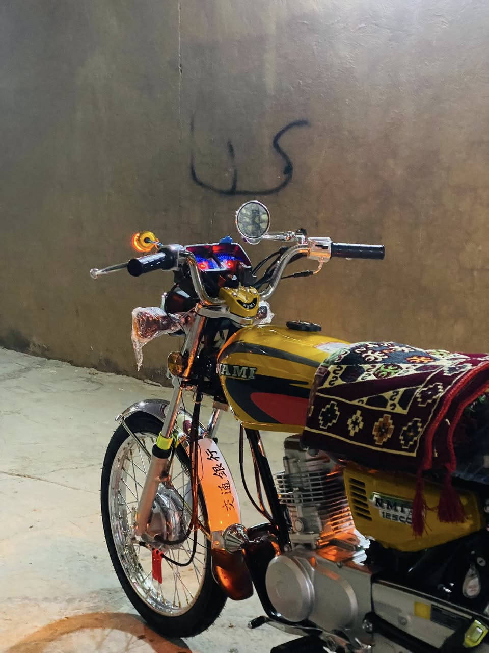 سلام عليكم نامه للبيع موديل 2025 تعمير يم مجمع عمر الريس شاصي أوراق ستنساخ كامله مكمله 
كلشي شغال نقص واحد ما بيها 
مكان حله نادر قرب معمل الغاز 
سعر 900 وبيها مجال 
‭0783 822 4760‬
