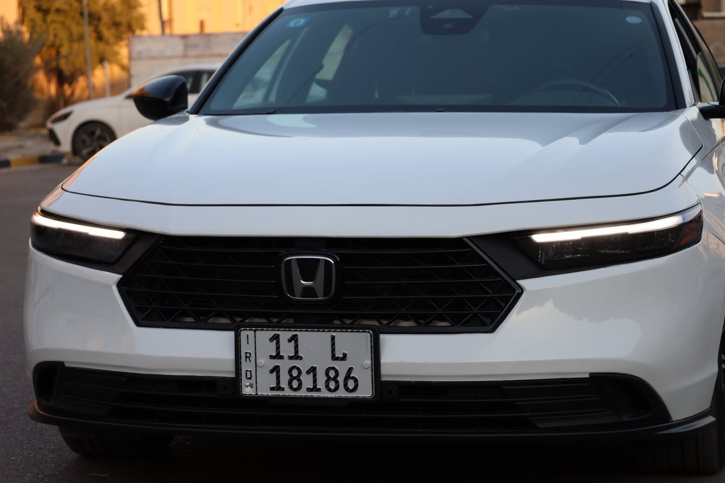 السلام عليكم هوندا اكورد 2024 سبورت ماشية ١٧ الف كيلو حادثها موضح بالصور بنيد مبدل وشبر بالچاملغ صبغ مرقمة وكاملة مكان السيارة بغداد حي الجهاد السعر ١٩٥ وبيها مجال بسيط للتواصل ***********
واتساب ***********
