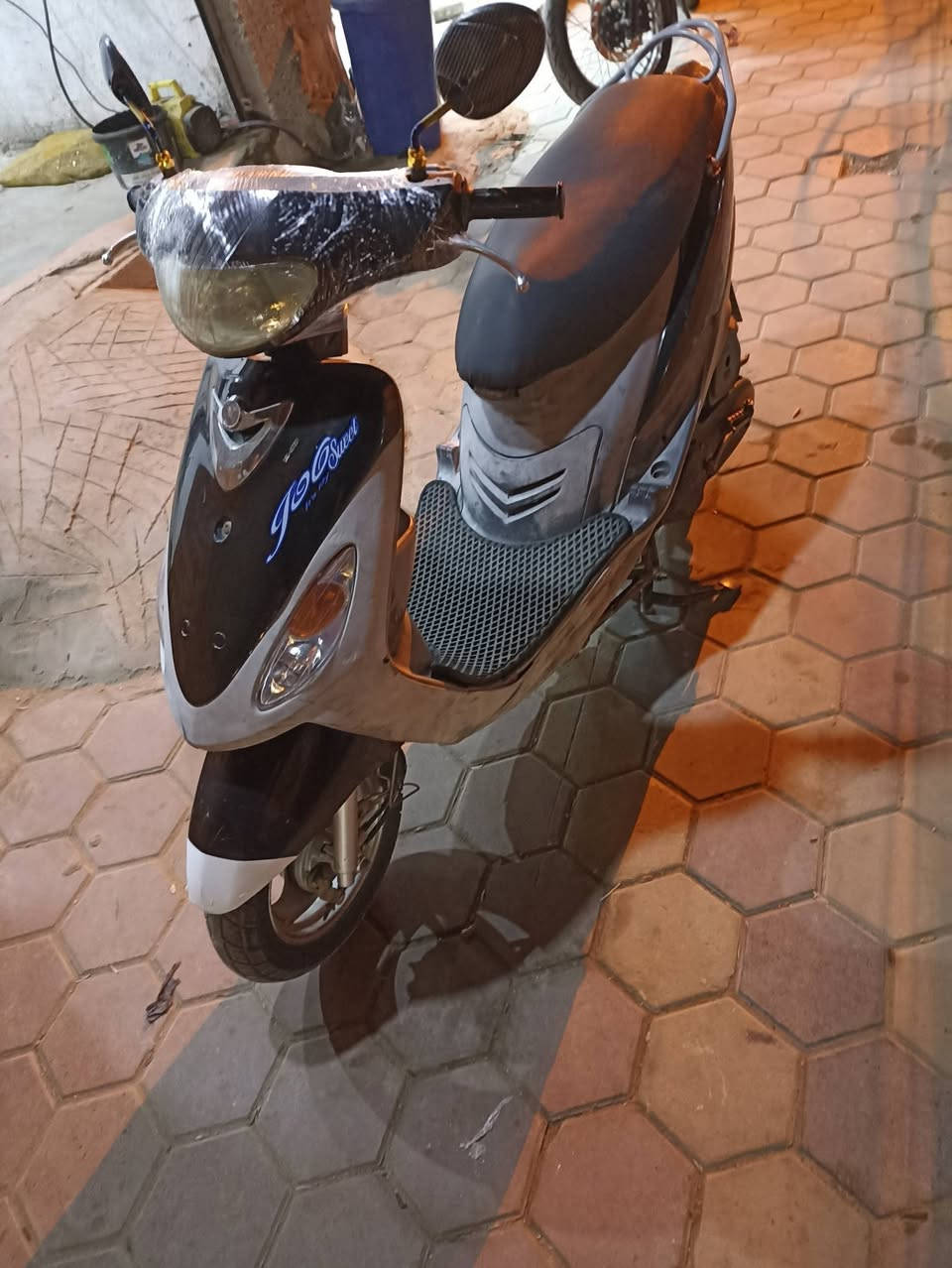 دراجه ماكس منغولي بوشه 50 بلاد نظافه 90% كامل مواصفات كل نقص ما بيها مكاني ناصريه  الشهداء ***********
