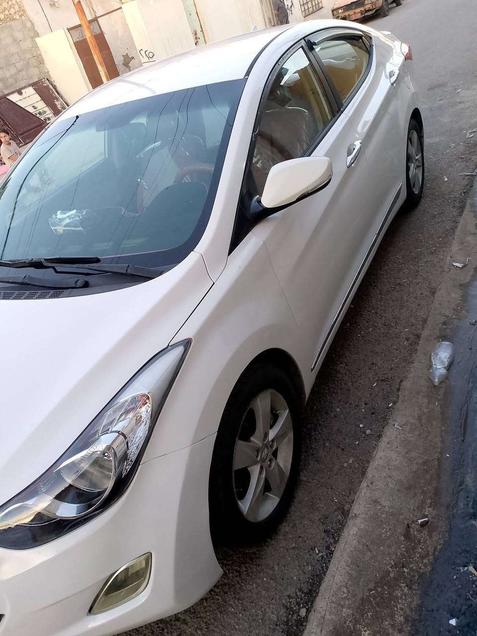 النترا خليجي محرك  1800 دوش مفتوح ضرر جاملغ أمامي جهة السايق بوند مبدل مصبوغ وبيها رصعات باب أمامي وباب خلفي جهة الصدر  تتعدل علبارد شرط التحويل صاحبها الشرعي موصل رقمها اربيل كوبون ورقي وشغال السعر 100 
*********** موصل الأيمن

