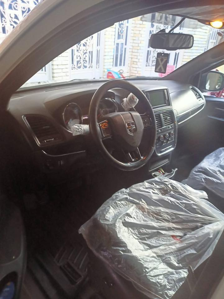 دوج كرفان 18sxt
بغداد ، 2030 سنوية 
 تبريد ، تدفئة 
تخم تاير
 مكينه كير جيده 
الابواب والجنطة ميكانيك 
حداديه جيدة 
حادثه في امريكا بجم جاملغين وبنيد والباقي مكفول 
المسافة المقطوعه 80 
السياره جاهزة وخير من الله هذا رقمي *********** واتساب 
السياره موجوده بالشطره
 السعر 160
