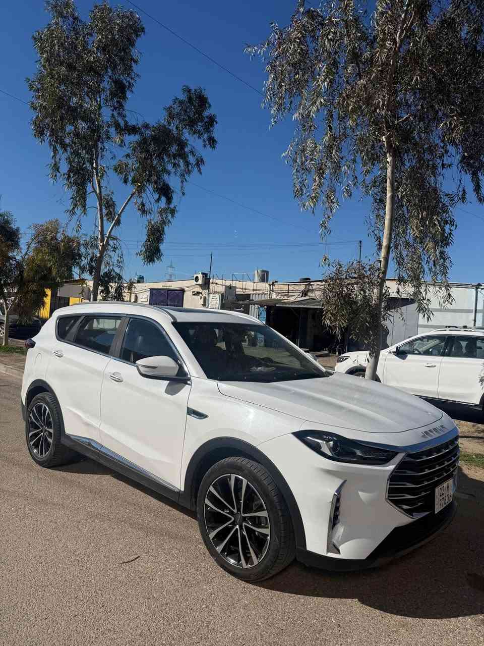 سيارة عائلية 7 ركاب، نظيفة جداً واستعمال خفيف.

🔹 محرك 1.5 تيربو اقتصادي وقوي
🔹 قير أوتوماتيك DCT
🔹 شاشة وسطية + عدادات رقمية
🔹 كاميرا خلفية + حساسات
🔹 تشغيل بصمة + دخول ذكي
🔹 مكيف خلفي
🔹 جنوط 18
🔹 أنظمة أمان ABS + ESP

ماشية 100 الف كيلو
السيارة كلين تايتل
بيها بس طخة بسيطة بالباب موضحة باخر صورة

السيارة مريحة وواسعة ومناسبة للعائلة والسفر.

📍 الموقع: أربيل - عينكاوا
💰 السعر: 160 وبيها مجال
📞 للتواصل: *********** أربيل, العراق
