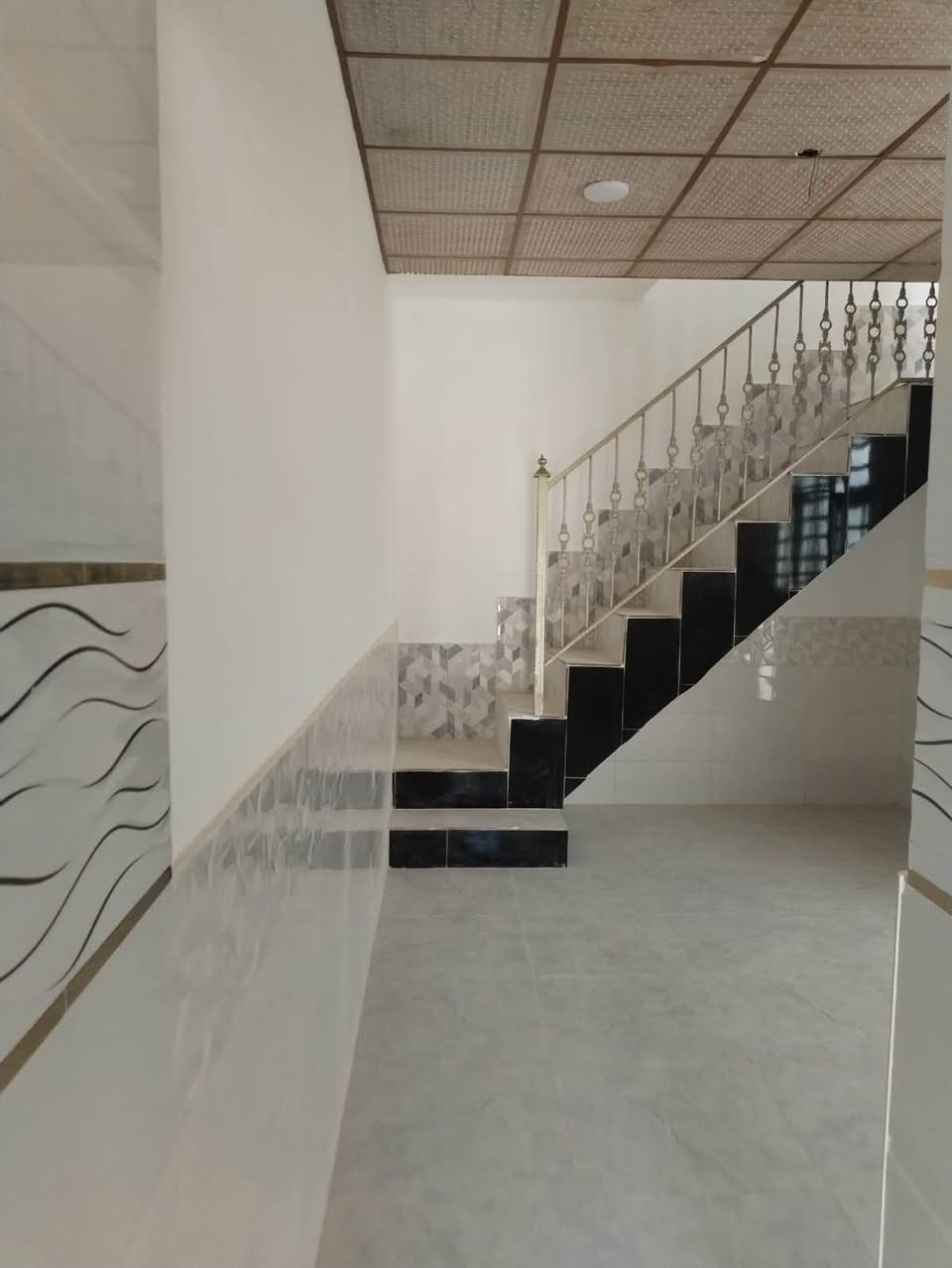 عقار 50 متر شارع 15 📍الهنديه القوس طابقين جديد مامسكون البيت ستفسار ***********
