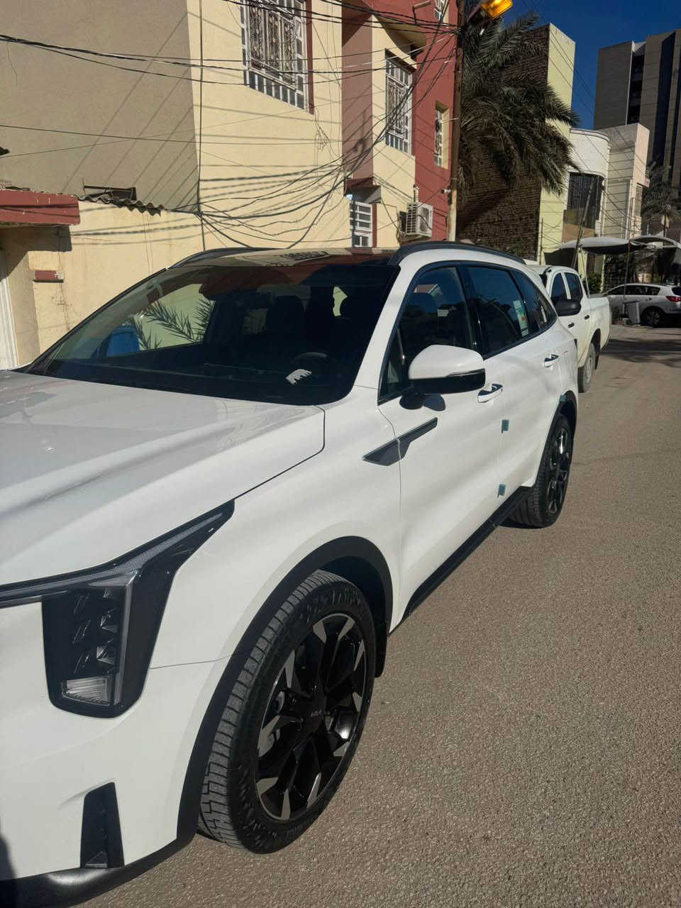 � للبيع كيا سورينتو 2025 – 6 سلندر فل مواصفات 🚘

🔹 الموديل: 2025
🔹 المحرك: 6 سلندر V6 – 3.5 لتر
🔹 القوة: حوالي 270 حصان
🔹 القير: أوتوماتيك 8 سرعات
🔹 الدفع: رباعي AWD
🔹 عدد المقاعد: 7 ركاب

✨ المواصفات:

 • فل مواصفات
 • شاشة كبيرة + نظام ملاحة
 • Apple CarPlay / Android Auto
 • كاميرات + حساسات أمامية وخلفية
 • نظام النقطة العمياء + الحفاظ على المسار
 • مثبت سرعة ذكي
 • مقاعد جلد كهرباء
 • فتحة سقف بانوراما
 • تشغيل بصمة + دخول ذكي
 • إضاءة LED كاملة
 • جنوط رياضية

🛡 السلامة:

 • ABS – EBD
 • وسائد هوائية متعددة
 • تحكم بالثبات
  •السعر 350 ورقه 💵 

📍 الموقع: كربلاء
📞 للتواصل: (***********) كربلاء, العراق
