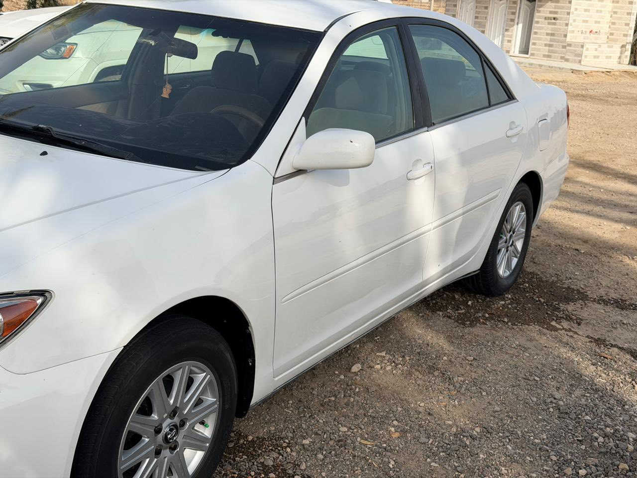 السلام عليكم كامري 2005
جاهزه من كلشي نظيفه حداديه كير مكينه بيه خيط بخار خفيف كلش السياره كلش جديده مكفوله من الضربه القويه وتبديل والفتح بيه قطعتين صبغ فقط سبب اشخوط بإسمي. 92 وبيه مجال  

   ***********
