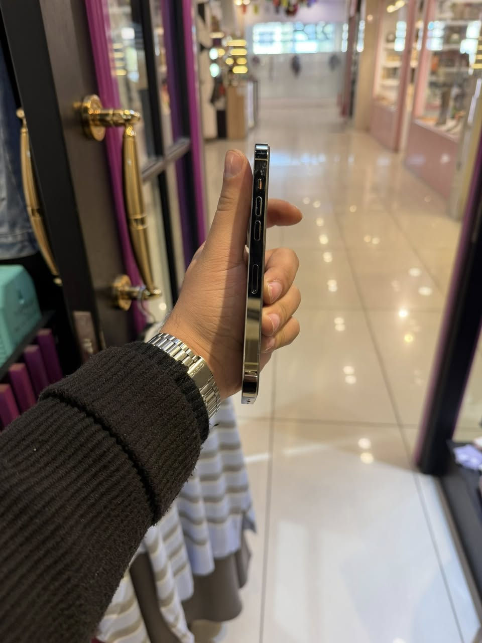 ايفون ١٤ برو
ذاكره ٢٥٦
بطاريه ٨٣
دبل 
مبدل شاشه تفصيخ فقط 
سعره ٦٧٥
***********
