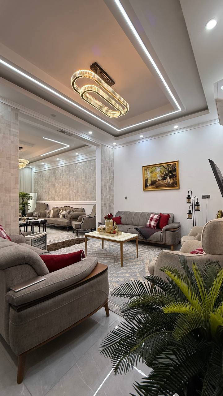 دار للبيع مساحه ١٣٠ متر واجهه ٨ 
العنوان موصل مزارع الثالثه قرب مدخل ال ٩٥ 
الدار يتكون من ٤ غرف نوم 
غرفه واحده مع سويت بالارضي
ثلاثه غرف نوم بالطابق الثاني مع وحده سويت 
الدار يحتوي علئ ٦ سبالت سامسونك جديده 
مع كاونترات خشب ايطالي 
السعر ١٨٥ مليون للأستفسار ***********
