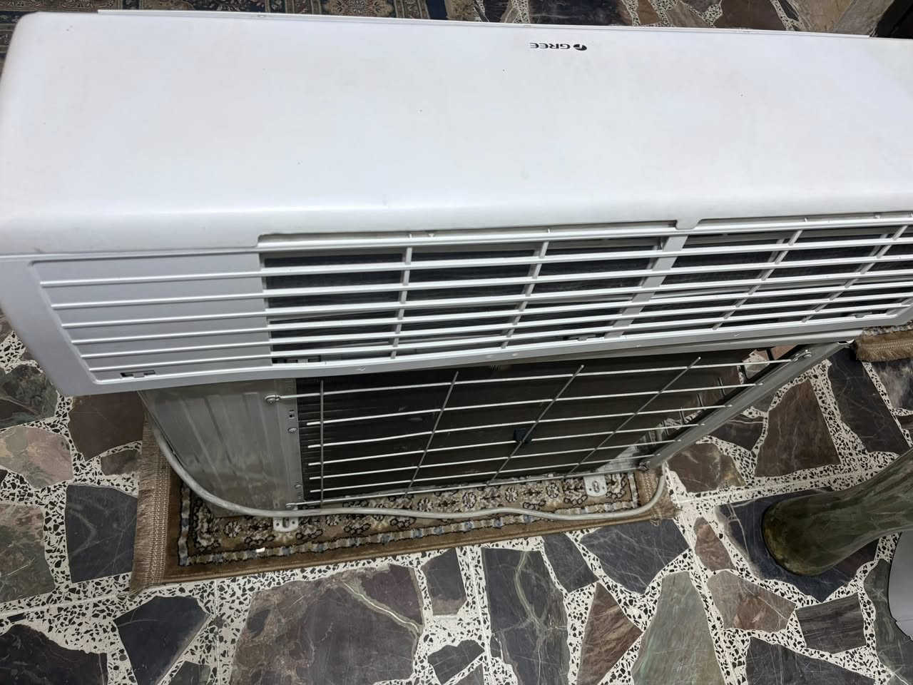 سلام عليكم
سبلت گري 1 طن انفرتر حاربارد
يشتغل على المولده ٣ امبير أقتصادي
بلادي ممصلح نظافته ٩٠٪؜ ظمان ٢٠ يوم
كامل ملحقاته بدون نقص غازه مقفل 410
راديتر بعده النحاس يلمع 
السعر  ٣٥٠ الف
***********  بغداد حي الجامعه
