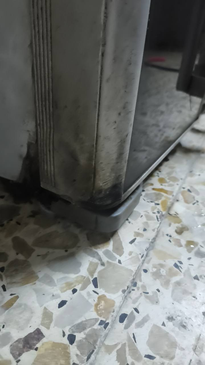 السلام عليكم للبيع ثلاجه هيتاشي حجم كبير شغاله بس باب وكع من شلناها ولحمنا سعرها٢٥٠ وغساله حجم ١٥ ١٢٥ مكان بغداد شعله أسعار بيهن مجال


**إذا كنت صاحب هذا الإعلان وتريد حذفه لأي سبب، رجاءا أرسل رسالة إلى الدعم الفني**