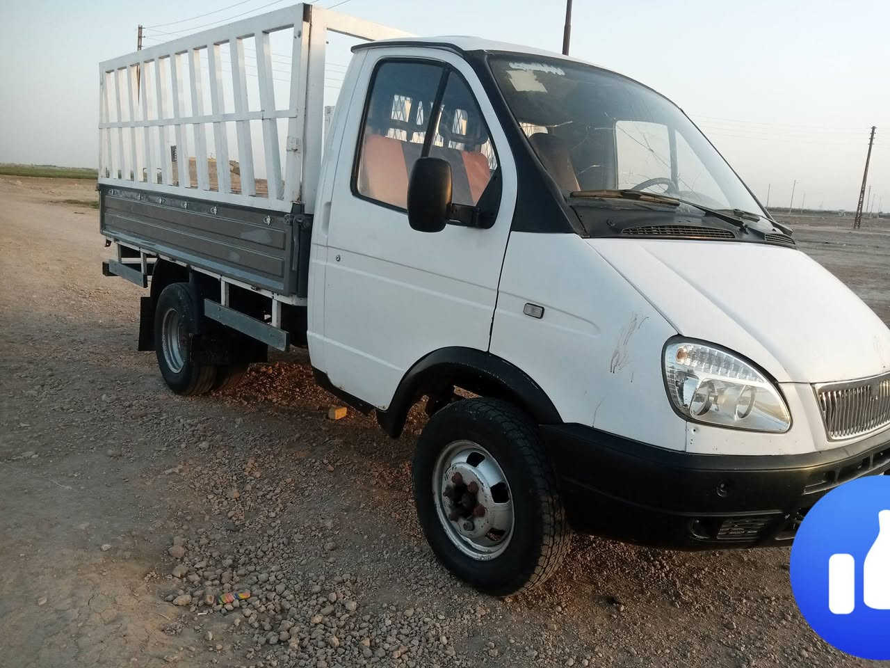 السلام عليكم سياره للبيع گازيل لروسي مكينه وكير وشاصي اكسن وشاصي ورقم شاصي مكفولات رقم بصره انكليزي شرط التحويل مكينه 3000 مسكر سعر 50 وبيه مجال المكان ناصريه مركز رقم هاتف ***********
