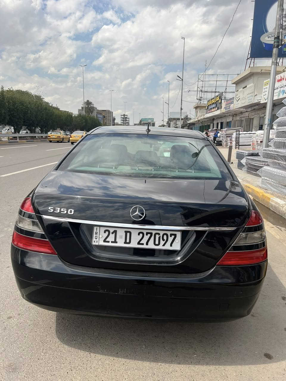 سلام وعليكم مارسيدس 350  موديل 2006 فول مواصفات بيه قطعتين صبغ كلير  سياره جاهز علا آخر حبايه رقم أربيل جديد كير محرك كفاله سعر 165 مكان بغداد جكوك رقم تلفون ***********
