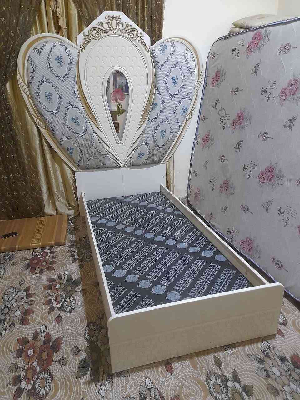 الميز ب ٥٠
الجربايه ب ٥٠
المكتبه ب ٥٠
للستفسار ***********
عنوان الزبير الزبير, البصرة
