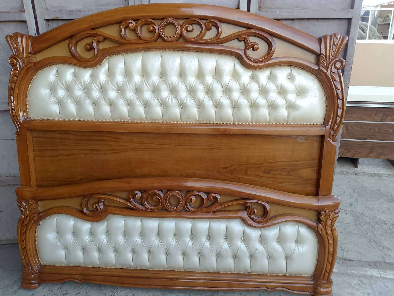 يعلن معرض جسار للمزاد العلني عن وجود غرفه نوم سته ملحق صاج طبيعي داخل وخارج مدور دنك زان متواجد في بغداد السيديه حي الإعلام شارع قطر الندى لاتصال *********** اهلا وسهلا بكم
