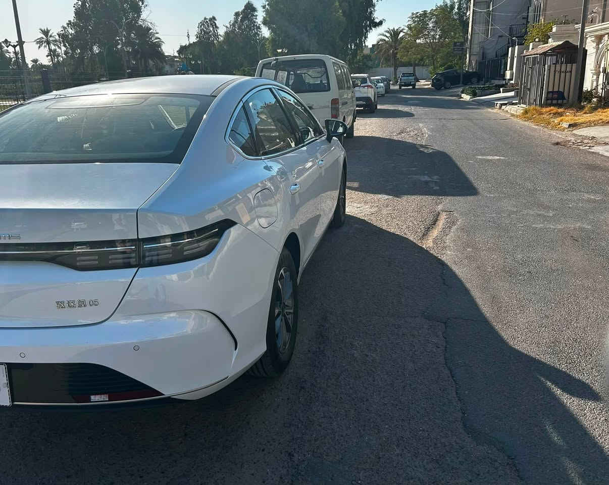 للبيع
BYD دستروير 2025 
مكفولة عام ✅
ماشيه 10,000 km
رقم بغداد باسمي
بعدها بوضع الشركه ✔️
كل غراضها كامله مع الشاحنه و الكارت💳
مقاعد جلد لون ابيض
شاشه قلاب 
شاشه كبيره 
بصمه 
اوتو هول 
كير ماوس 
مثبت سرعه 
لايتات زننون
حساسات خلفيه
كامره خلفيه 
والكثير من المواصفات....
سيارة لوك
مكاني بغداد
السعر والتفاصيل
على  الخاص
او على *********** واتس آب 
*********** 
اتصل وتدلل🤍
