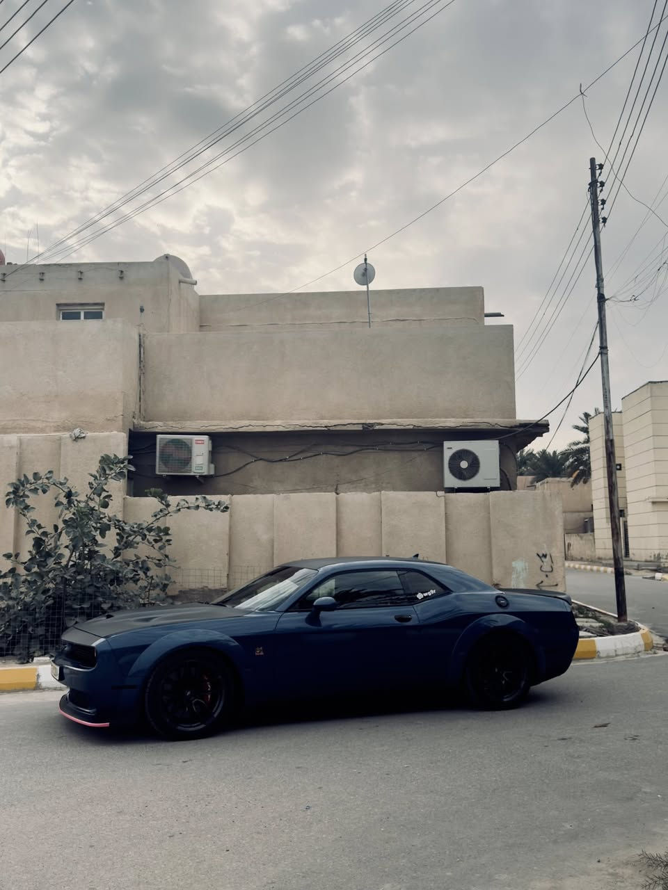 بيع او مراوس حسب القناعه .
(Challenger // Scat Pack🐝)
[Wide body]
محرك :[V8. 6.4L🚀]
موديل :[2021]
العداد :[16000ml] قابل للزياده
زيرووو
اللون :[البحري - المميز]
الحاله : [كفاله عامه ]
[مرقم بغداد تحويل مباشر ]

المواصفات 
*كشنات جلد وكنتارا ختم النحله
*مكابح رياضيه (برمبو) 6 بساتن.
*دركه (SRT) D
*لايت LED .
*حساسات 
*كاميرا خلفيه
*كشنات كهرباء 1
*كزوز سستم
*حساسات خلفيه
*ويل قياس 20 أنج .
*سستم صوت الباين
*تشغيل عن بعد
*تدفئه مقاعد اماميه 
*تدفئه ستيرن 
*شاشه كبيره قياس 8.4أنج
*كير شفتات
*محدد سرعه
.
.
.
التزويد 🔥

*شوته k&n اصلي 
*كاچ كان اصلي 
*ولف حماوه مشميتو الاصلي 
*داون بايب 
*اكس بايب 
*تفريغ مع برمجه (سيفتي)

الاضافات 

*كت كاربون فايبر 
*كفر كير فورجد 
*زراعه اناره داخلي تحكم سستم متغير
*لد ابواب جانبي ديمون
*كفر ايرباك SRT لامع 
*جناح رد اي 
*لحيه ديمون (المسطره)
*ستريس بار 
*لويات SRT
*تغليف قماره بنيد جنطه اسود MATT
{***********}اتصال

