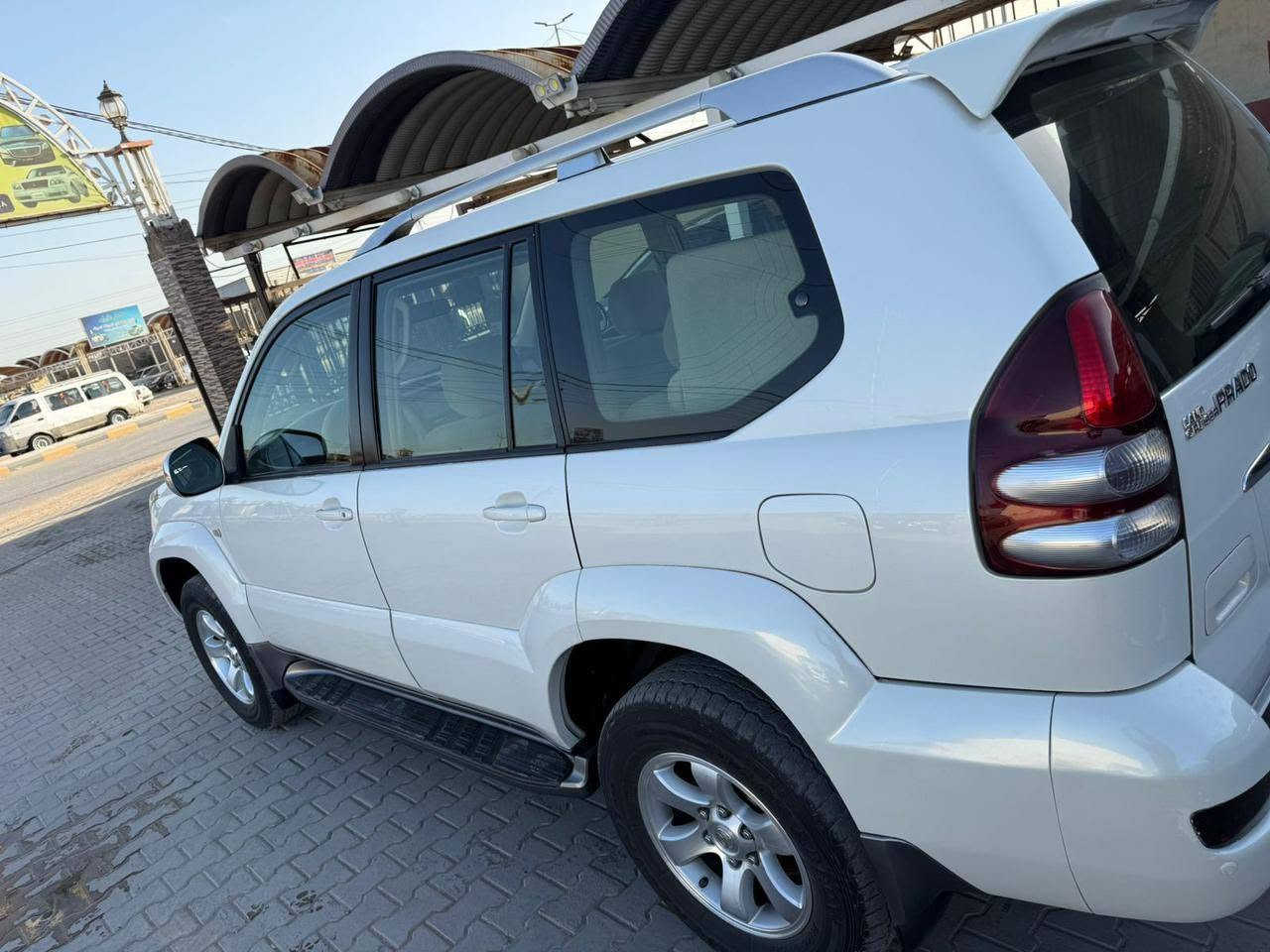 � للبيع او للمراوس تيوتا برادو  2008
GX
📍 الموديل: 2008
📍 الفئة: GX
📍 المحرك: 4 سلندر
📍 ناقل الحركه أوتوماتيك 
📍 الدفع: رباعي (4×4)  
📍 اللون: ابيض
📍 رقم السيارة: مبيّن بالصور
 السعرر : 175وبيها مجال قليل 💥
✅ شاشة معلومات وترفيه
✅ كاميرا خلفية
✅ حساسات خلفية
✅ مرايا كهربائية

🔹 سيارة نظيفة جداً والاستعمال شخصي مكفوله من الصبغ ومن الضربه ومن التبديل. 

🔹 محرك وجير وشاصي بحالة ممتازة.
🔹 جاهزة للفحص بأي مكان.                              مكان السياره البصره ابو صخير
 للاستفسار الاتصال على ***********
