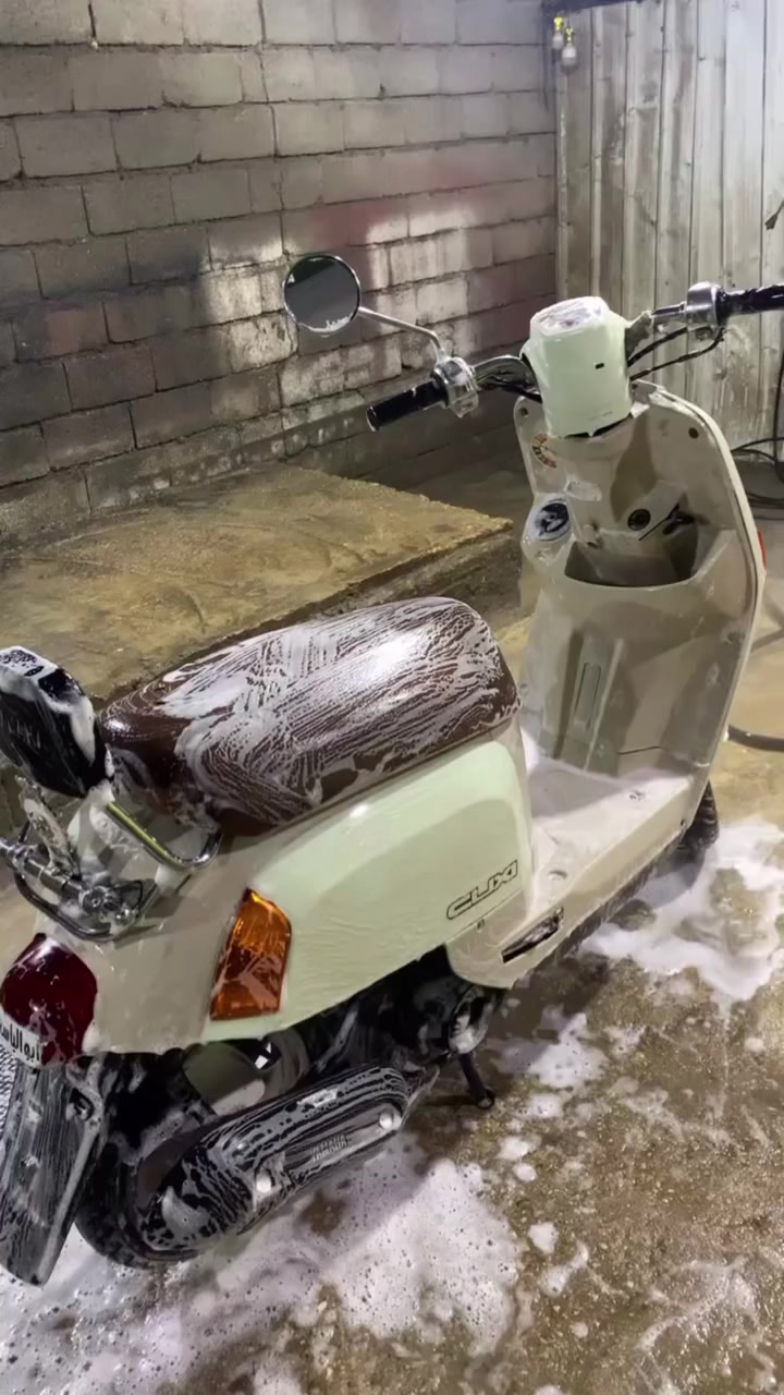 السلام عليكم حبايب دراجه جديده وبيه وصل وختم واحد شراي يخابرني***********
