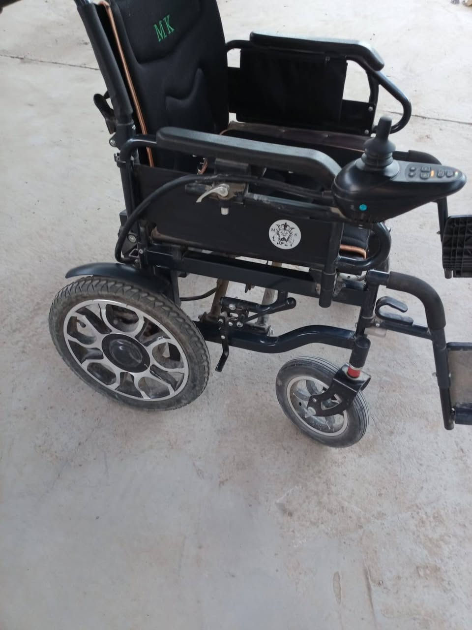 عربانه للبيع جديده ستعمال قليل 
تجي وأشوف بعينك 450وبيه مجال
***********
