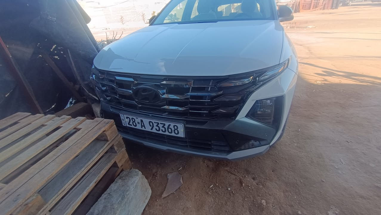 السلام عليكم 
للبيع توسان موديل 2025
فول مواصفات 
2 كلر 
ويل 19 
مري شفط 
كشن كهربائي 
قطعتين تبريد 
شاشه متصله 
حساس امامي خلفي 
شنطه كهرباء 
عدسه زنون 
ايرباك 
مانع انزلاق 
يو بي اس 
جير ثلاث سرعات 
مثبت سرعه 
فول عدل فتحه 
ماشيه 7الف
رقم انجليزي نجف 
رقم الهاتف ***********
