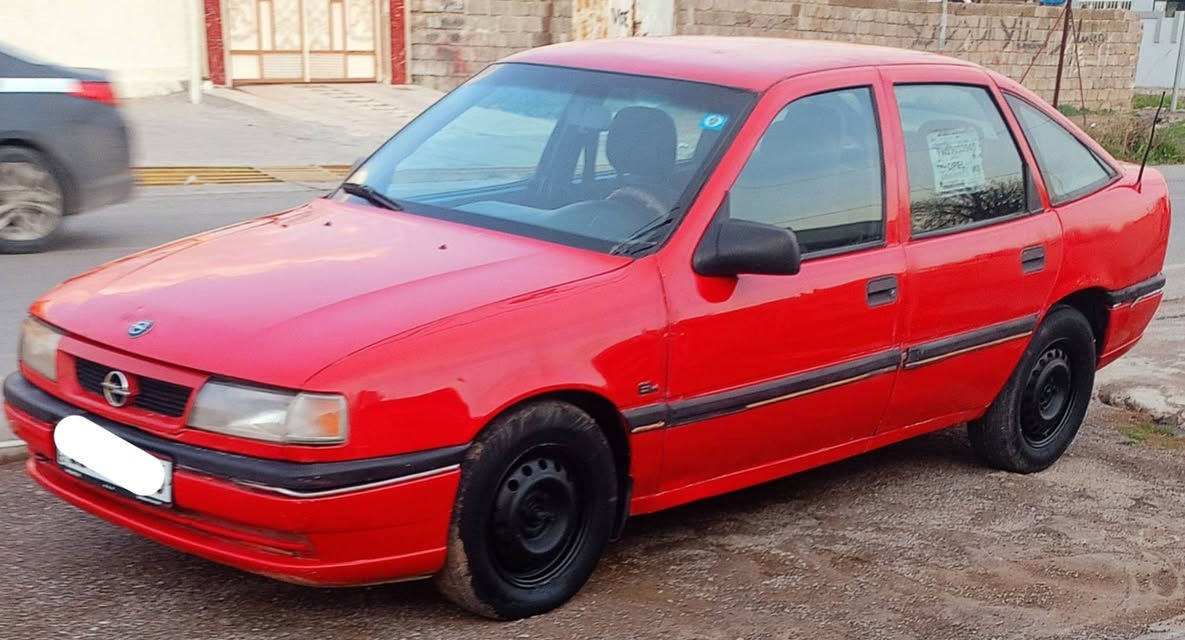 السلام عليكم فكترا حجم 18موديل 1991
رقم نينوى دولي
شرط التحويل 
كابون بيها
سنوية عضم للـ2030
كير ومحرك شرط 
طخم الامامي والخلفي جديد 
طخم تاير جديد
السيارة بيها ضرر بتكمة السائق 4 اصابع معدله بارد
السيارة كلش حلوه ونضيفه مال جناي
سعر السيارة 37 وبيها مجال للطيبين 
رقم الهاتف /***********
اسيا /***********
