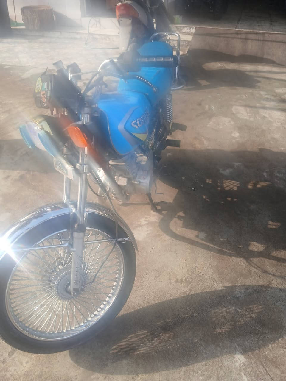 السلام عليكم دراجه ماكس عدله حربيه مفوله شرط شلعه معدل محرك مفتوح ٥٥اول فتحه مكاني تكريت سعره ٥٥٠ وبيها مجال
ايراني ٢٣ للبيع محرك مفتوح بس ولفات شرط شلعه معدل يحتاجلها ترتيب بي نقوصات خفيفه سعره ٤٠٠ وبي مجال رقمي***********
