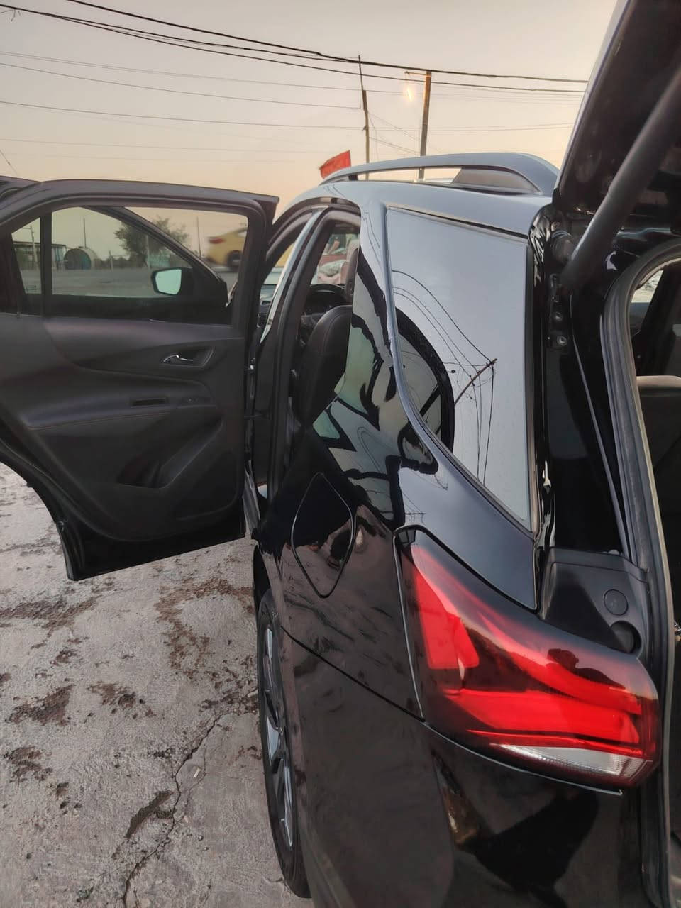 شوفرليت كوينكس موديل 2024 موصفات ❌Rs❌
محرك 1500 تيربو 
موصفات 
بصمه تشغيل
بصمه ابواب
تشغيل عن بعد 
هند بريك بصمه

حساسات اماميه
حساسات خلفيه
رادار امامي 
رادار جانبي
شاشه اعطال
شاشه لمس تدعم الابل كار بلي
تدفئه كشنات 

كشن جلد 
جنطه كهرباء
لد نهاري 
منضومه زنون بلادي
اطفئه ذاتي 
تحديد مسار
فول تحكمات ستيرن 
منافذ Uspمتعدده
تبريد بيانو منفصل 
قطعتين تبريد 
ويل حجم 18 كروم
***********
***********
سياره رقم واسط
