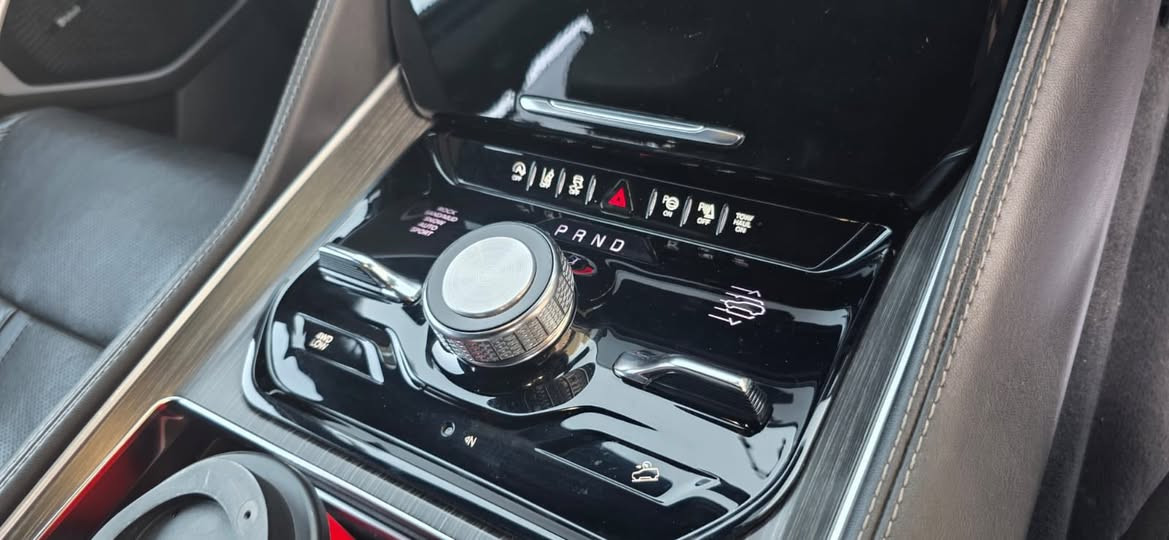 السلام علیکم
للبیع
۲٠۲۳
ماشی ۳٠کیلومتر


**إذا كنت صاحب هذا الإعلان وتريد حذفه لأي سبب، رجاءا أرسل رسالة إلى الدعم الفني**