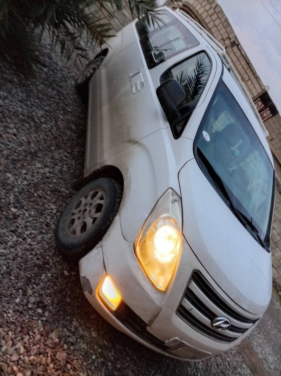 السلام عليكم استاركس 2013 للبيع
فول مواصفات رقم بغداد دولي باقية بس عل بصمة 
كير محرك اكسن كلو شرط سيارة جاهزة كبل عشقل 
ضرر ما بيها سيارة جديدة 
السعر اتصل ***********
