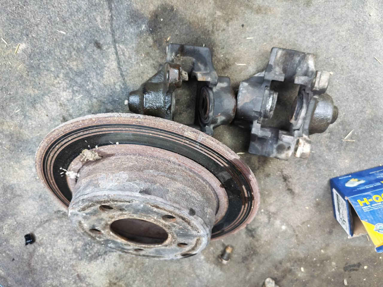 سلام عليكم افلنجه او افجوج اثنين خلفي  مال سياره بيبي موديل 91الي يفيدنه يتصل 
***********
