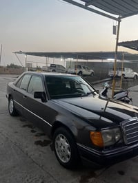 مارسيدس دب • ١٩٩٠ • مكينة ٢٥٠٠