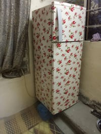 ثلاجة • مجمدة • مستعملة