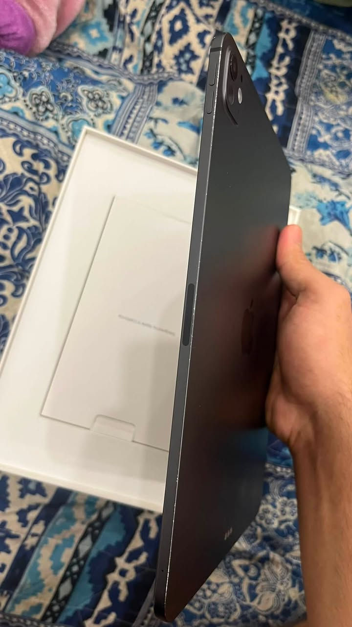 سلام عليكم حبايب من رخصت الادمن ❣️🩶
ايباد M4
ذاكره 256
وبطاريه 91
حجم 11 انج 
الايباد مبين من بطاريته ستخدام للعمل ودراسه نضافته 95% وعلى نضام الشركه كله بلادي فحوصاته موجوده كله نورمل ملحقاته كامله كلها من عدا واير الشحن فقط 
السعر 965 منهي حبايب 
رقمي ***********
بي واتس او اتصال مباشر وتحياتي لل كل 🩶
